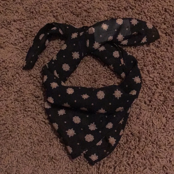 Banana Republic Floral Geo Print Neckerchief - Picture 7 of 8